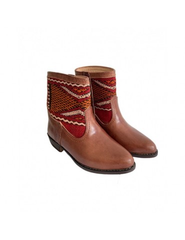 Women's fashion boots in...